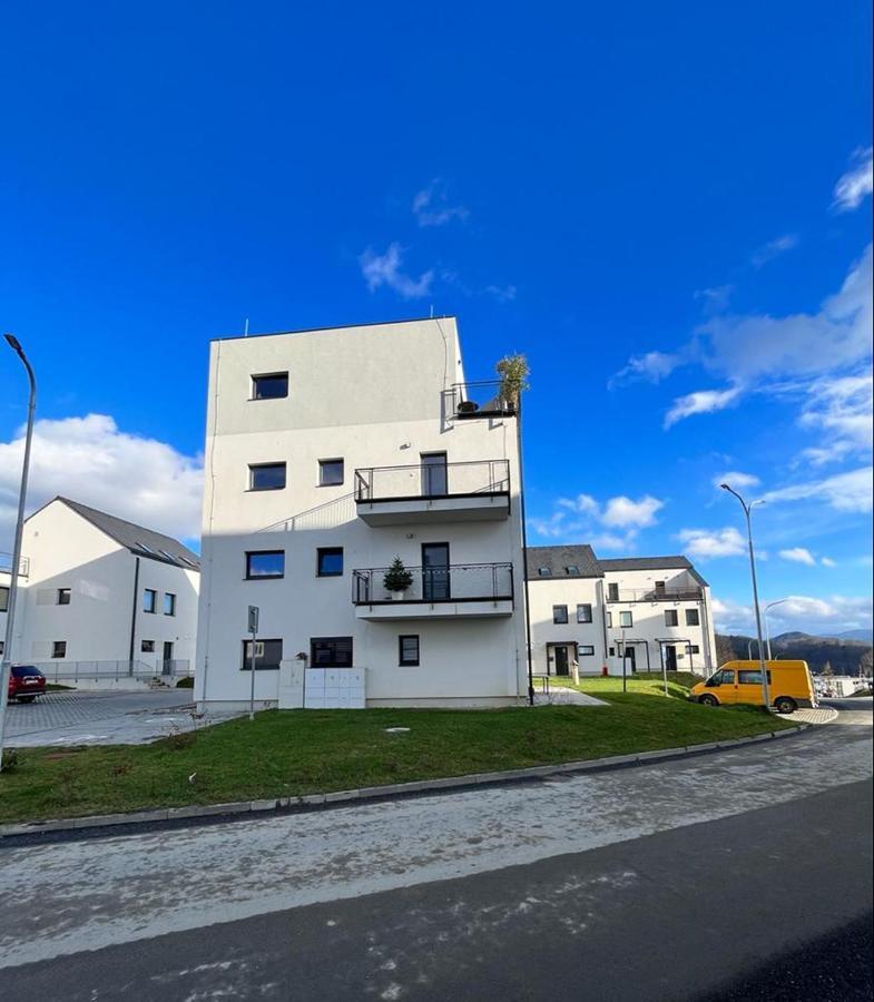 Rožnov pod Radhoštěm Apartman Eden מראה חיצוני תמונה